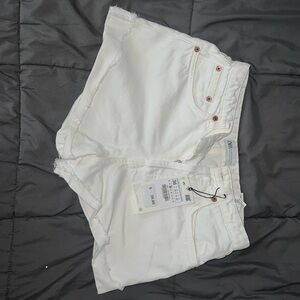 BRAND NEW ZARA high rise Jean shorts in white